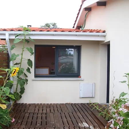 Family With Garden, Pool And Within Walking Distance * Lacanau